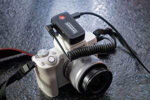 Saramonic Blink500 B1-B6 Ultracompact 2.4GHz Dual-Channel Lavalier Wireless Microphone System Built-in microphone and clip-on lapel microphone for DSLR Mirrorless Camera iPhone Android Podcast video blogs YouTube