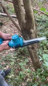 Máy cưa xích dùng pin STARKER SK-CX5015GR - Lưỡi lam dài 8in - Không Chổi Than - Bơm dầu tự động - Đầy đủ phụ kiện