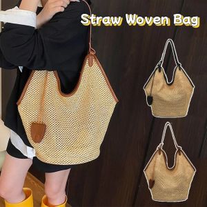 NOVAWEAR กระเป๋าโท้ตพร้อมคลิปแว่นกันแดด กระเป๋าสานจากฟาง กระเป๋าสะพายไหล่สำหรับผู้ปกครอง แบบเจาะรู กระเป๋าชายหาดโบฮีเมียน ลำลอง ความจุขนาดใหญ่ กระเป๋าสะพายไหล่แบบโปร่ง สาวๆ