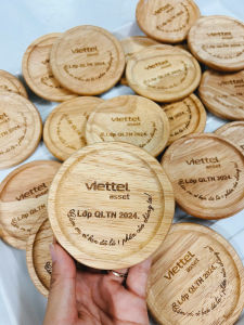 [ Giá Rẻ ] Combo 100 Đế Lót Ly Tròn Gỗ Tự Nhiên Thân Thiện Môi Trường Có Khắc Tên Đường Kính 9cm