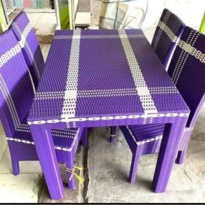 Meja makan minimalis 4 Kursi + Bantal + KACA Fullset