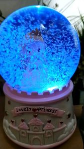 snowball musik Bola air salju kotak musik princess salju otomatis putar hadiah ultah music box oleh Vinvin Pink Store