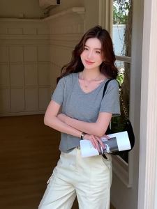H783宽松慵懒风纯色大v领感短袖女t恤夏季新款休闲简约百搭显瘦潮