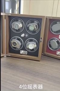 Hộp Đồng Hồ Xoay 4 Ngăn Có Mặt Kính Chống Bụi Và Đèn Led Chất Liệu Gỗ Cao Cấp