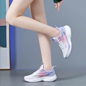 รองเท้าตาข่ายระบายอากาศ Flyknit สำหรับทั้งหญิงและชายใหม่น้ำหนักเบาวิ่งรองเท้ากีฬาไม่ลื่นพื้นนุ่มรองเท้าเต้นรำรองเท้าออกกำลังกาย