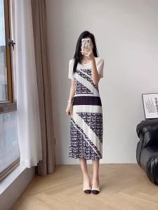 Váy xếp ly phong cách Issey Miyake 2025 Phong cách mới mùa hè thanh lịch đa năng kích thước lớn mm Váy nữ in họa tiết rộng rãi kích thước lớn