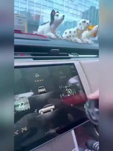 360° Rotatable Vacuum Adsorption Chuck Electric Magnetic Attraction Car Holder For iPhone Magnetic Car Mount Vacuum Phone Holder