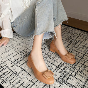 QLshop ใหม่มาก รองเท้าแบบสวมแฟชั่นผู้หญิง ใส่ทำงานหรือใส่เที่ยวก็เป๊ะ ดีเทลเรียบง่าย สวมสบาย สีสวยมาก วัสดุเป็นยาง น้ำหนักเบา ใส่ไม่เจ็บเท้า ของมันต้องตำ