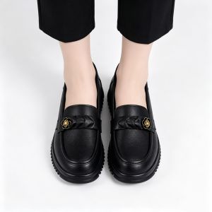 Womens fashionable black shoes Korean style trendy work shoes slip-on loafers rubber non-slip comfortable for outdoor wear & school waterproof