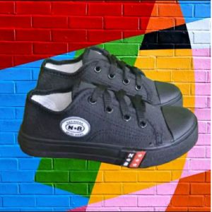SEPATU SEKOLAH N/B HITAM POLOS IMPORT SDSMPSMA TERLARIS