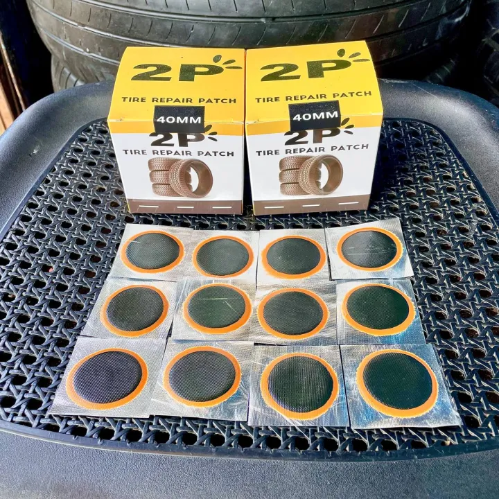 Tire%20patch%2040mm%20vulcanizing%20repair%20patches%20kit%20and%20tools%20for%20CAR,%20MOTORCYCLES%20&%20BIKE%20-%20Image%202