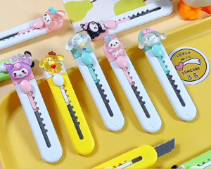 S58 คัตเตอร์คุโรมิ เครื่องตัดกระดาษ คัตเตอร์จิ๋วสำหรับนักเรียน พร้อมส่ง