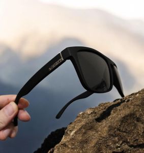 แว่นกันแดด ร้านไทยส่งเร็ว แว่นตากันแดด เลนส์ Polarized กัน UV400 แว่นกันแดดผู้ชาย (ผู้หญิงใส่ได้)