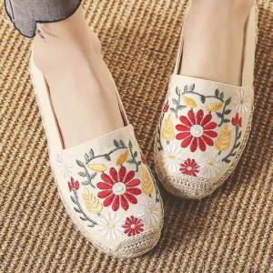 New Spring Collection: Woven Linen Shoes With Ethnic Style Embroidered Flowers Breathable And Sweat-Absorbing Flat Fisherman Shoes For Women