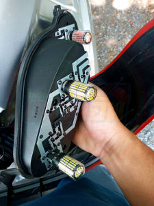 แพ็ค 2 หลอด LED 144ชิป ติดแช่ ขั้วเขี้ยวตรง ขั้วบิดตรง แสงขาว ประกอบไฟถอย