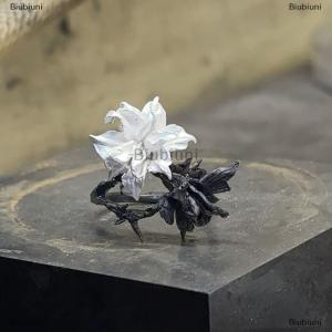 [COD] Biubiuni Mandala Hoa Tinh Tế Màu Đen Và Trắng Vòng Cho Phụ Nữ Cá Tính Kim Loại Punk Đảng Finger Nhẫn Thời Trang Đồ Trang Sức Phụ Kiện