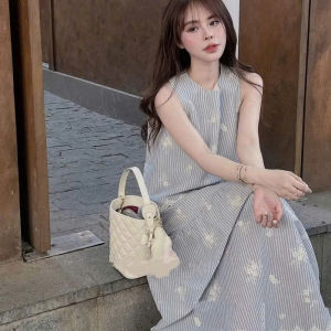 Set nữ mặc hè bộ đồ đi biển áo cộc Đũi hoa Quảng Châu phối ren kèm chân váy dài xoè