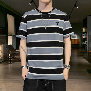 ZiShop  คูลเท่ห์สุดๆ แมทช์กับทุกไลฟ์สไตล์การแต่งตัว🍉ต้องมีไว้ซักตัวแล้วแหละ คอกลมแขนสั้นลายทาง 🌈แมทช์เข้าได้ง่ายกับทุกลุค เหมาะกั