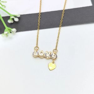 Fashionable and Luxurious Copper Pendant Necklace for Women Fish Tail Design Imitation Pearl Stainless Steel Necklace High-End Fall/Winter Accessory