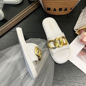 LHFriday HOT SALE รองเท้าแฟชั่นสไตล์เกาหลี ดีไซน์แบบสวมแต่งโซ่ทอง ดูดีมากๆ รุ่นนี้เหมาะกับสาวเท้าเรียวเล็ก