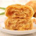 ขนมเปี๊ยะไก่หยอง และ ขนมเปี๊ยะหมูหยอง MD ขนมเปี๊ยะไส้ไก่หยอง M&D เอ็ม&ดี 12 ชิ้น x 42 กรัม. 