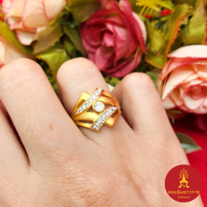 แหวนทองฝังเพชร ดีไซส์สวย เรียบหรู เสริมบารมี ชุบทอง แหวนแฟชั่น ใส่ได้ทุกโอกาส รูปถ่ายจากสินค้าจริง พร้อมส่ง