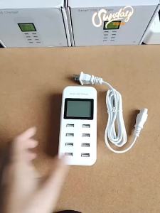 หลายปาก usb หัวชาร์จพอร์ตชาร์จสมาร์ทโฟน 5V2.4A ขายตรงจากโรงงานอะแดปเตอร์ซ็อกเก็ตหนึ่งต่อสาม