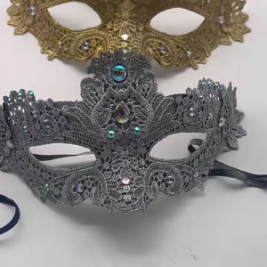 Sparkling Feather Halloween Mask Breathable Plastic Face Cover For Costume Parties And Role Playing