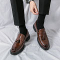 Clarks Un Gala Free Brown Leather Mens Loafers (Brown Leather). 