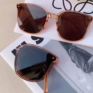[YAN K] Foldable UV Protection Sunglasses Fashion Folding Sunshade Glasses Men and Women Shades Eyeglass