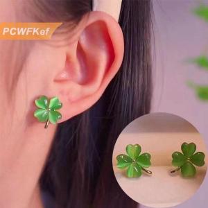 【PCWFKef】 ต่างหูโอปอลรูปใบโคลเวอร์สี่แฉกหรูหราแฟชั่นหรูหราหรูหราสำหรับผู้หญิงเครื่องประดับงานปาร์ตี้เครื่องประดับของขวัญ