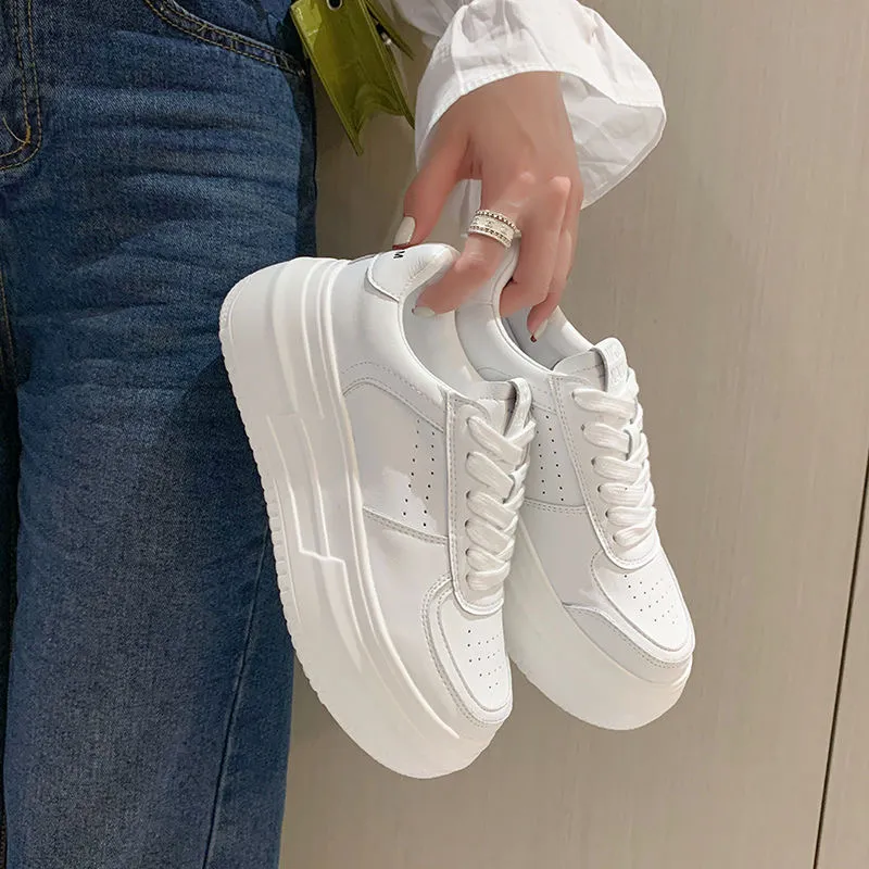 2023 versatile fashionable sneakers thick sole comfortable white