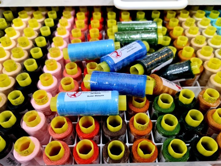 BENANG JAHIT DOLPHIN / DOLPHIN BRAND THREAD / GOOD QUALITY THREAD (250