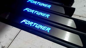 Door Sill Plate Fortuner Led / Sillplate Samping Pintu Fortuner Vrz Gr Sport 2016-2022 Up Lampu