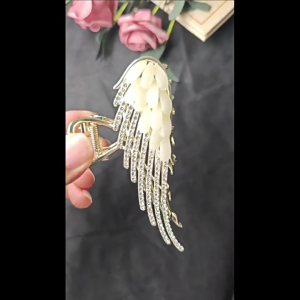 Multiuse Hair Claw Clip With Heart And Wing Shape Shimmering Rhinestones Hair Jaw Strong Grip For Various Hairstyles