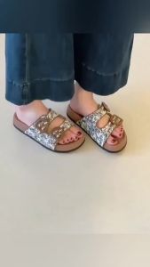 Thick-soled Birkenstock sandals for women for summer outdoor wear 2026 New niche design beach sandals and slippers slip-resistant