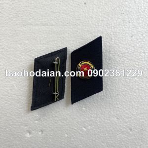Ve áo kẹp màu xanh đen bảo vệ