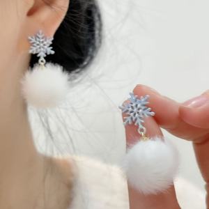 Fashionable Ring Gift 秋冬季新款雪花毛绒球小清新耳钉可爱超仙甜美氛围感耳饰耳环
