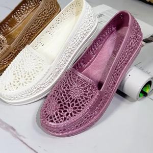 [Free Shipping] Womens Summer Sandals for Outdoor Wear Fashionable Flat Heel Soft Sole Hollowed Out Breathable Closed-Toe Shoes Kitchen Work Shoes Beach Sandals