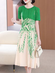 Nova quality⭐One person one pleat ⭐ One person one fold ※Miyake pleated pop print fashion middle-aged mother dress new female fat mm large size pleated temperament long dress