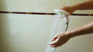 Mr.R ฝักบัวแรงดันอาบน้ํา ฝักบัวอาบน้ํา ฝักบัวอาบน้ํามีมาตรฐานมอก. ฝักบัวหัวสีเขียว