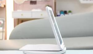 FUNTOUCH  Rechargeable Travel Makeup Mirror  Belt  72  个  LED  Lamp  Portable Illuminated Beauty Mirror 3  Color Lighting  Dimmable Touch Screen  Desktop  LED  Folding makeup mirror