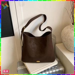 Women PU Leather Solid Color Shoulder Bag with Adjustable Strap Large Capacity Shoulder Bag for School Work Daily Use