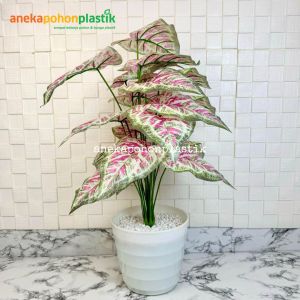 Pohon Daun Tanaman Artificial Calladium Pink X18 Semilatex Pot Ulir Lovenia Putih Plastik Dekorasi Rumah Cafe Aesthetic
