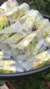 (500Gr) KẸO HẠNH PHÚC_KẸO NOUGAT VÔ CÙNG HEALTHY THƠM NGON CHUA NGỌT ĐẶC BIỆT ĐƯỢC LÀM TỪ ĐƯỜNG ĂN KIÊNG CÁC LOẠI HẠT DINH DƯỠNG VÀ TRÁI CÂY SẤY KHÔ ngucocutthuy203