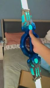 Đồ chơi Kiếm LED phát sáng không gian hiệu ứng âm thanh siêu ngầu chất liệu ABS an toàn và không gây hại cho bé