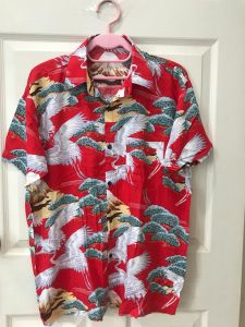 สินค้ามีพร้อมส่ง เสื้อลายดอก เสื้อเชิ้ต เสื้อ เสื้อฮาวาย เสื้อสงกรานต์ เสื้อ แฟชั่นผู้ชาย เสื้อเชิ๊ตลำลอง ผ้าสปันพิมส์ลายนกสีขาว เสือผ้าผู้ชาย