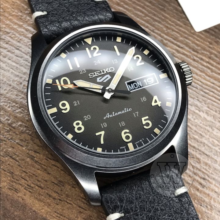 Seiko 5 best sale black case