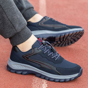 Middleaged and elderly walking shoes with soft soles