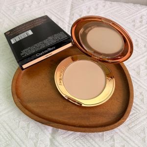 Charlotte Tilbury Matte Setting Powder Oil-Control Smooth and Lasting Delicate Cosmetics with Exquisite Packaging Gifts Makeup2026